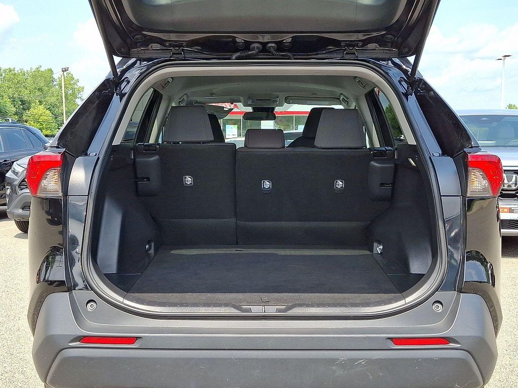 صورة مصغرة 32 لـ 2025 Toyota RAV4 XLE