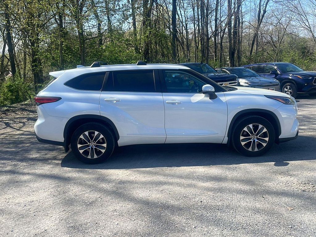 TOYOTA HIGHLANDER - 10