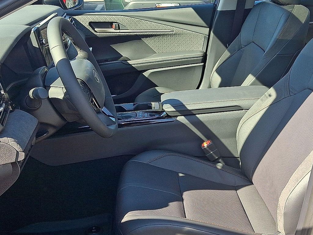 2026 Toyota CAMRY XLE — миниатюра 12