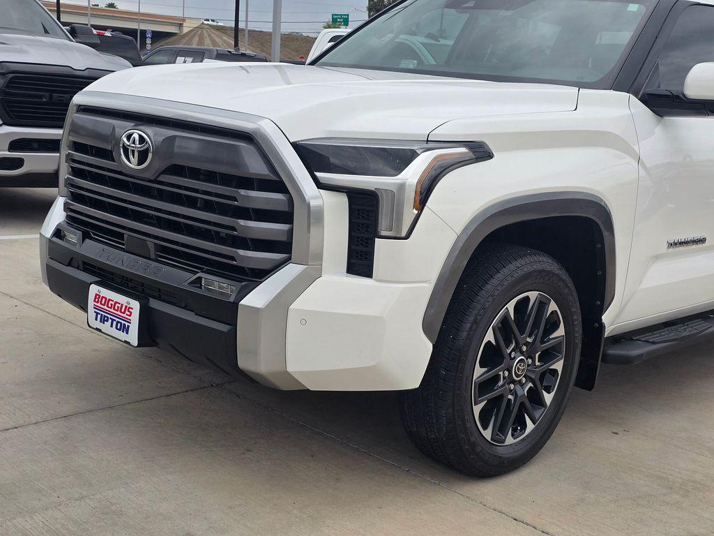 TOYOTA TUNDRA - 8