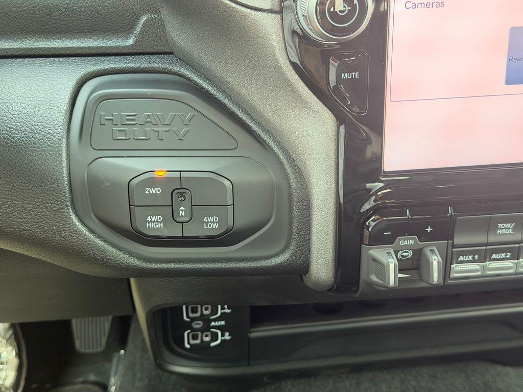 صورة مصغرة 19 لـ 2026 RAM 2500 TRADESMAN CREW CAB 4X4 6'4' BOX