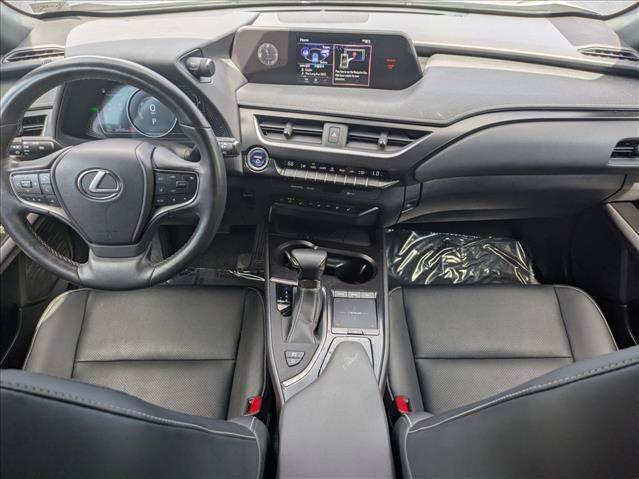 صورة مصغرة 17 لـ 2021 Lexus UX 250H BASE