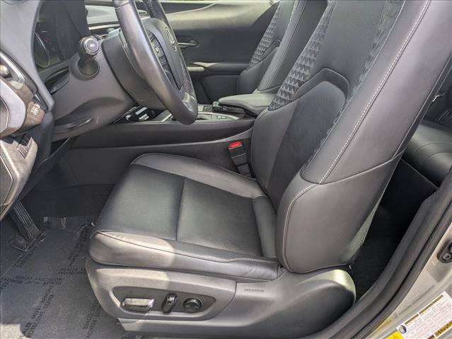 صورة مصغرة 16 لـ 2021 Lexus UX 250H BASE