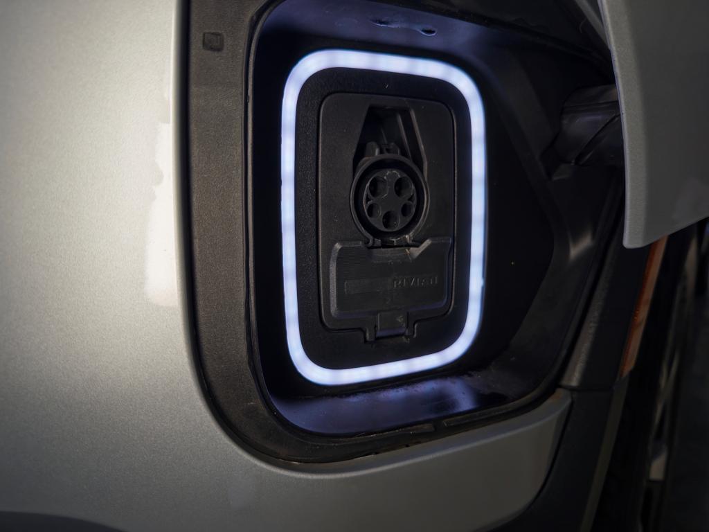 2023 Rivian R1T ADVENTURE QUAD MOTOR LARGE PACK — фото 5