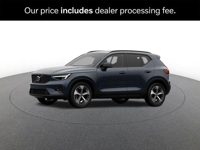 New 2026 Volvo XC40 Plus, B5 AWD Gas (mild hybrid), Dark