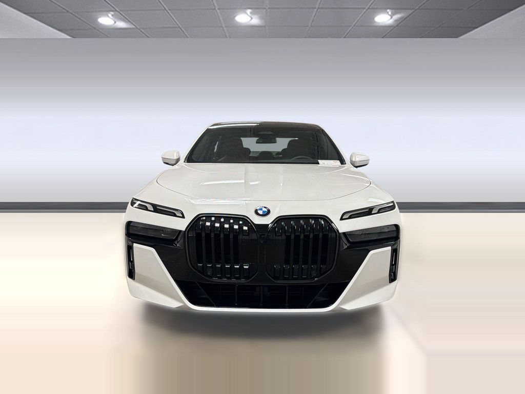 2026 BMW 740 740I — фото 5