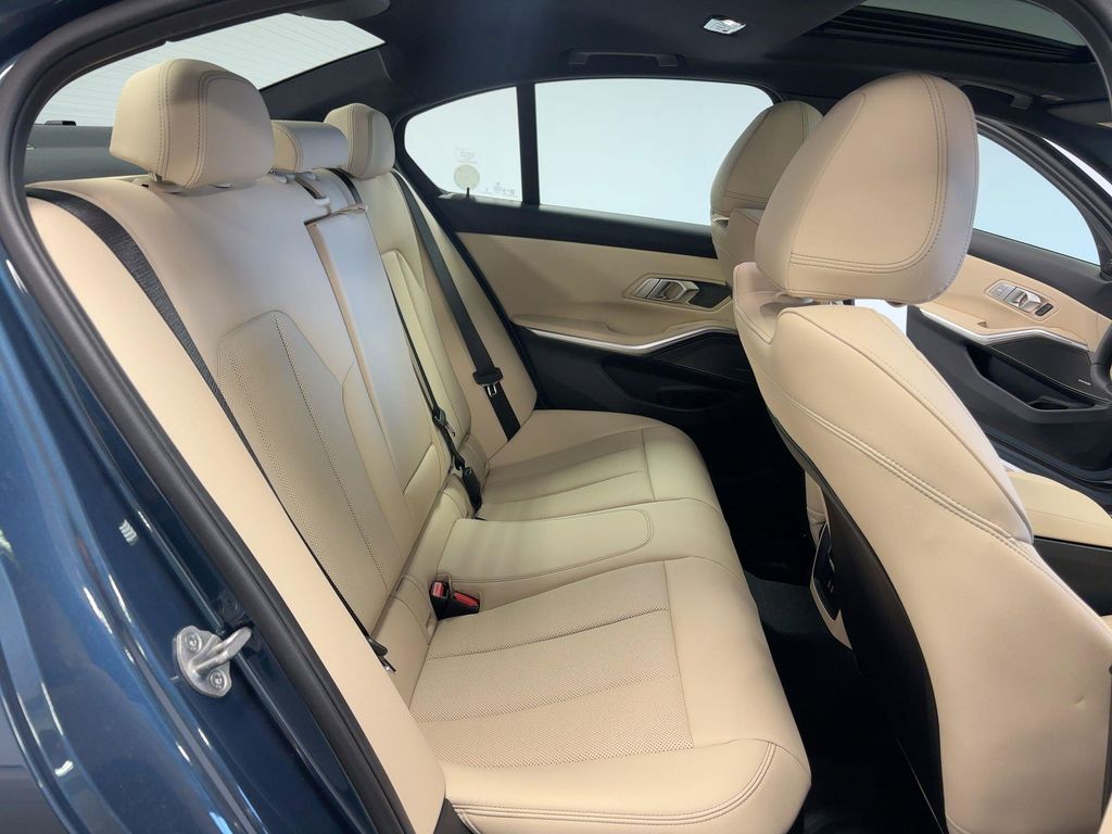 2026 BMW 330 NA — миниатюра 30