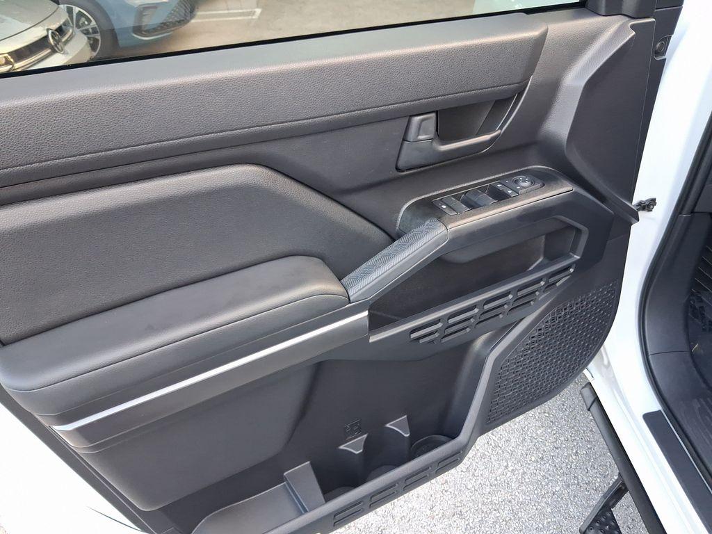 صورة مصغرة 14 لـ 2025 Toyota 4RUNNER SR5