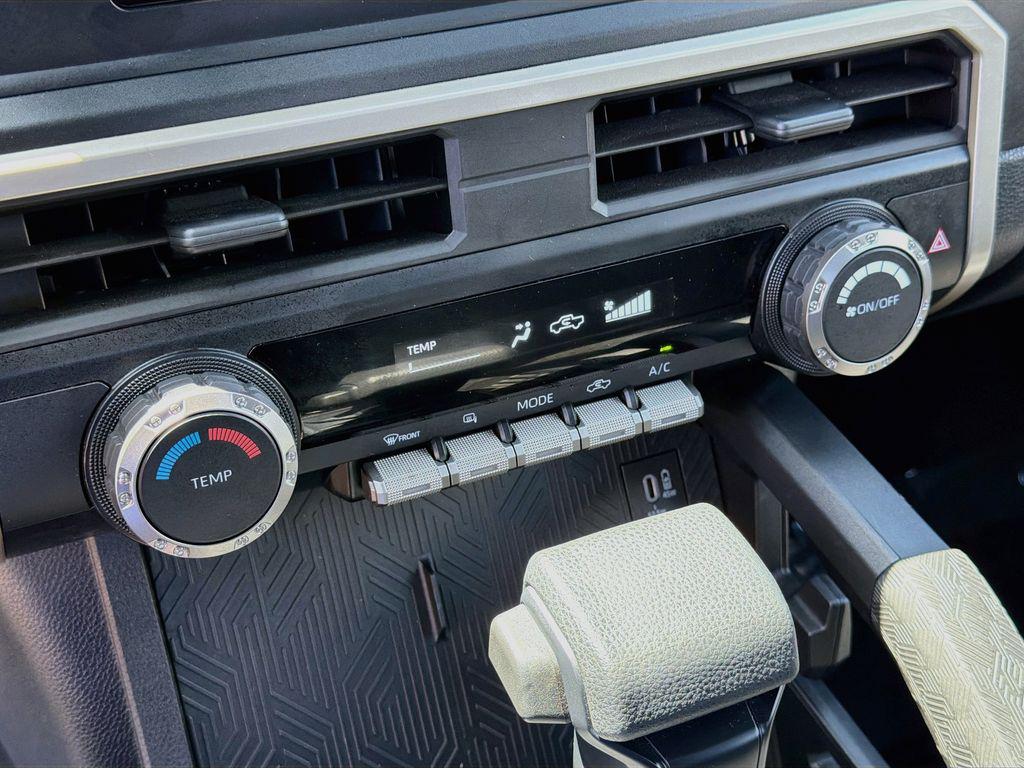 2025 Toyota TACOMA SR — миниатюра 15
