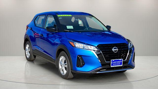 New 2025 Nissan Kicks S