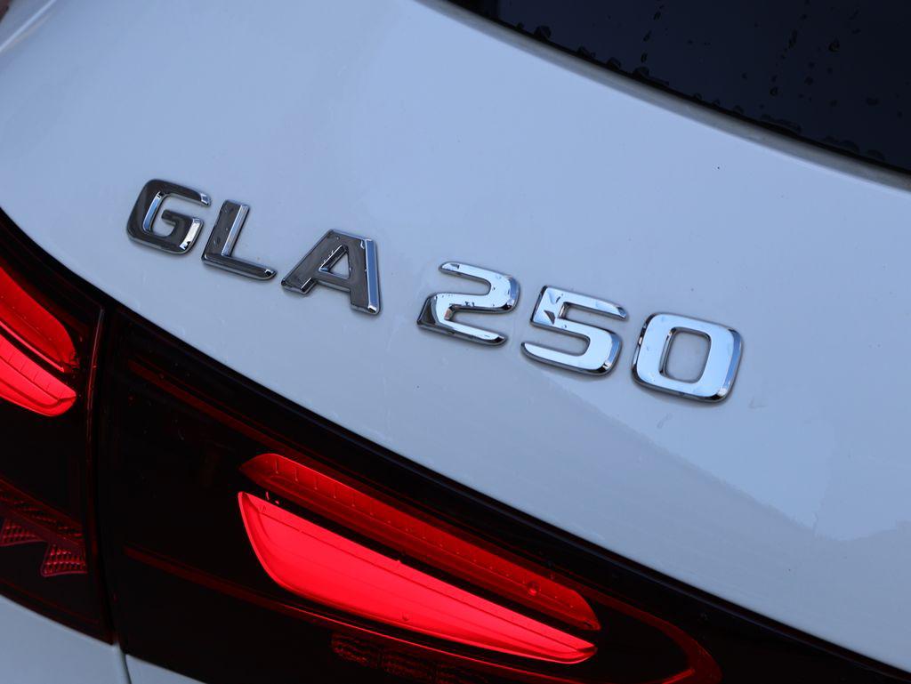 MERCEDES-BENZ GLA-CLASS - 8