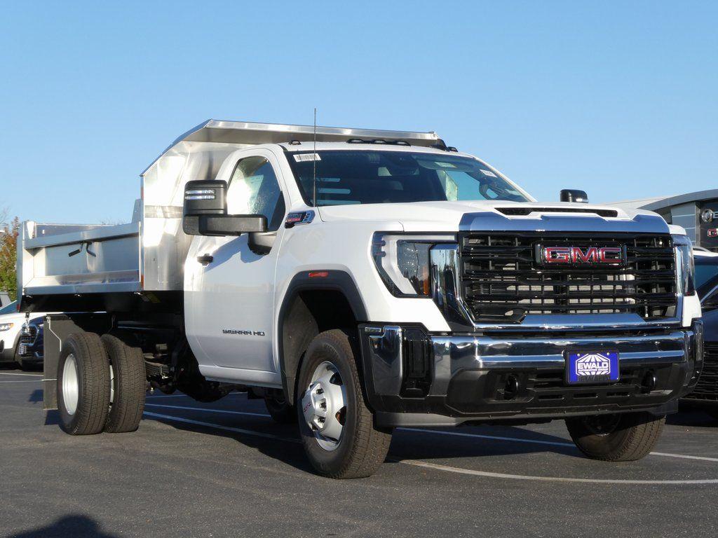 New 2025 GMC Sierra 3500 Pro