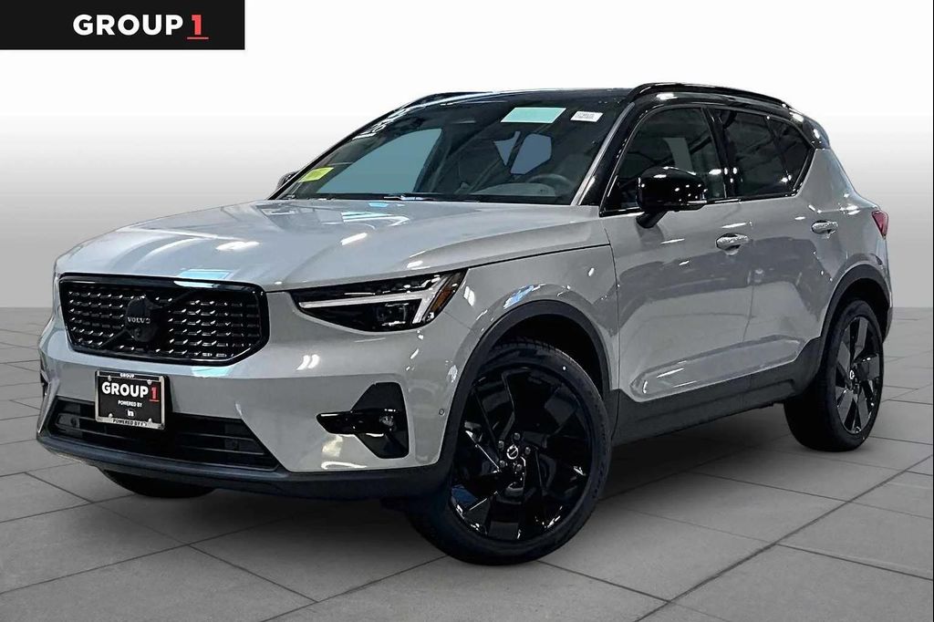 New 2026 Volvo XC40 Black Edition Ultra, B5 AWD Gas (mild hybrid)