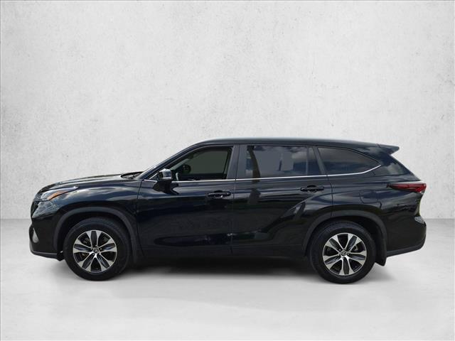 2024 Toyota HIGHLANDER XLE photo 8