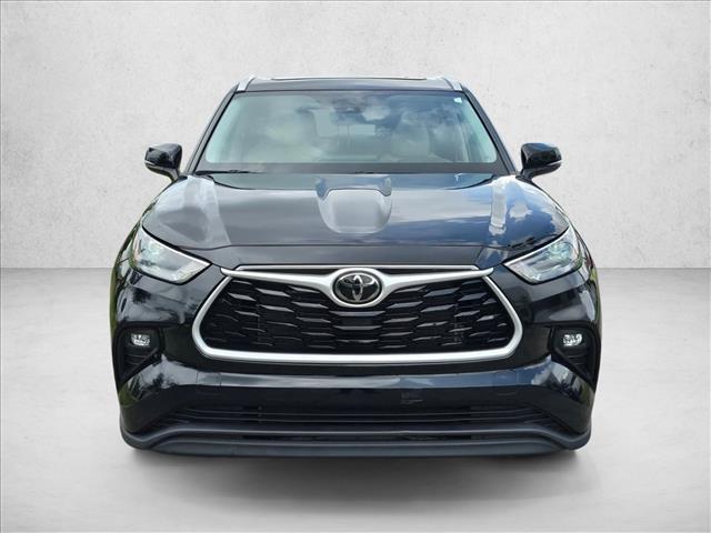 2024 Toyota HIGHLANDER XLE photo 2