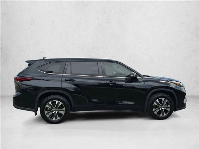 2024 Toyota HIGHLANDER XLE photo 4