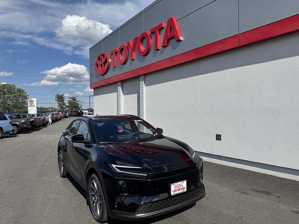 New 2026 Toyota C-HR XSE