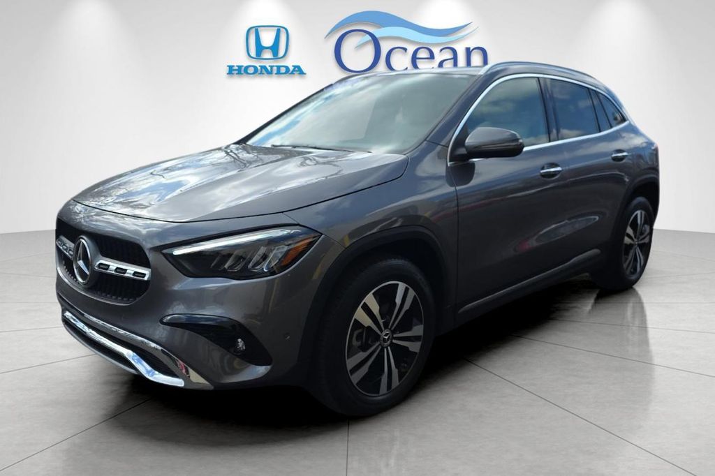 MERCEDES-BENZ GLA - 7