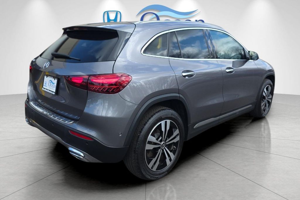 MERCEDES-BENZ GLA - 3