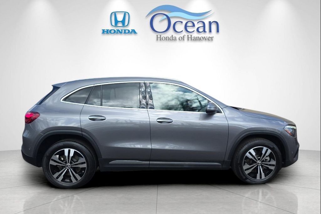 MERCEDES-BENZ GLA - 2