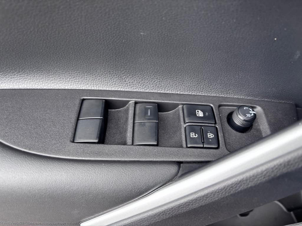 2026 Toyota COROLLA CROSS HYBRID SE 缩略图 21