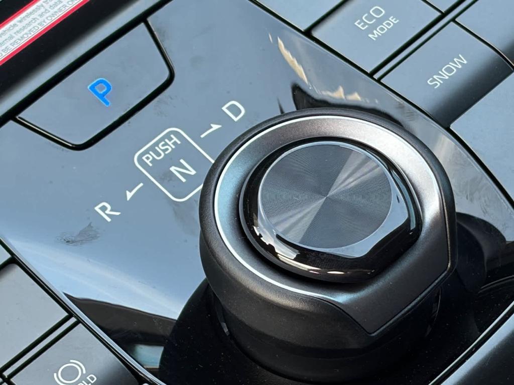صورة مصغرة 30 لـ 2026 Toyota C-HR SE