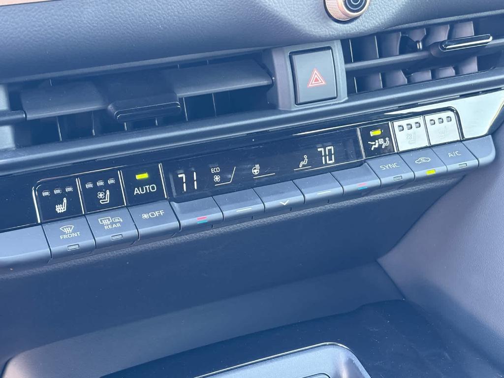 2026 Toyota CROWN XLE 缩略图 18
