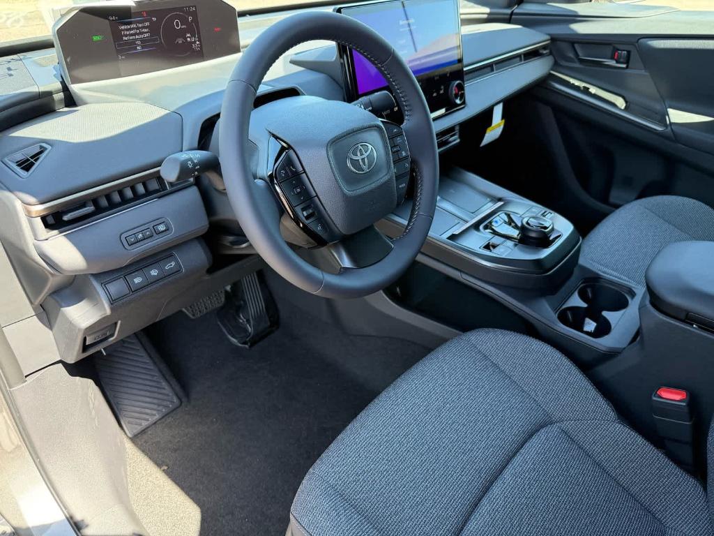 2027 Toyota BZ XLE — миниатюра 11