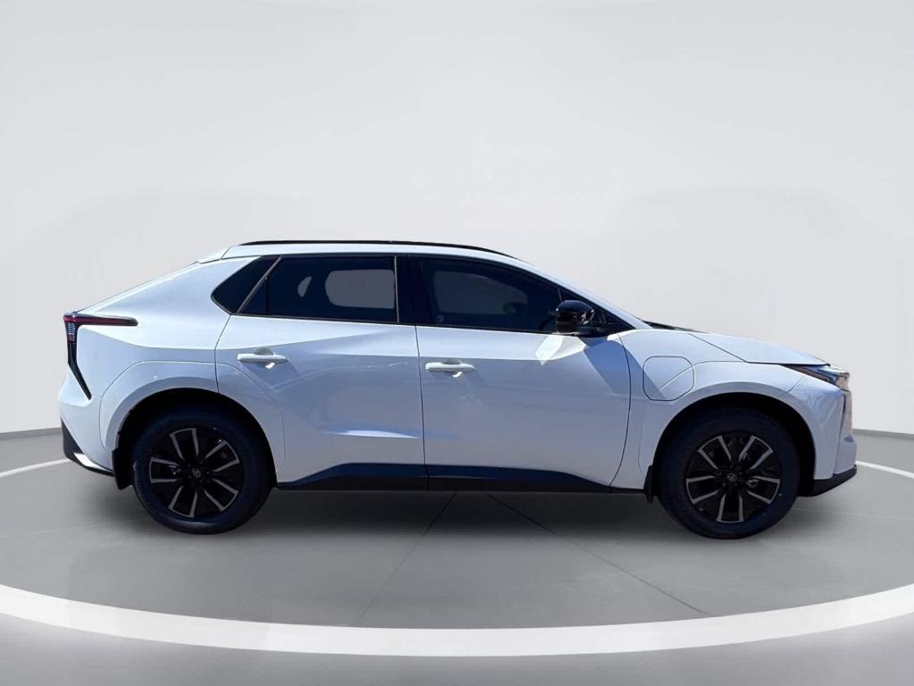 2027 Toyota BZ XLE photo 8