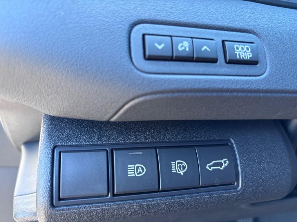 صورة مصغرة 19 لـ 2027 Toyota BZ XLE