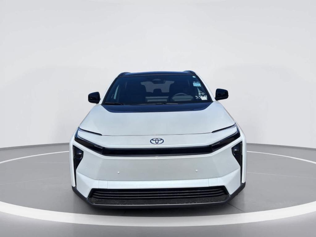 2027 Toyota BZ XLE photo 5