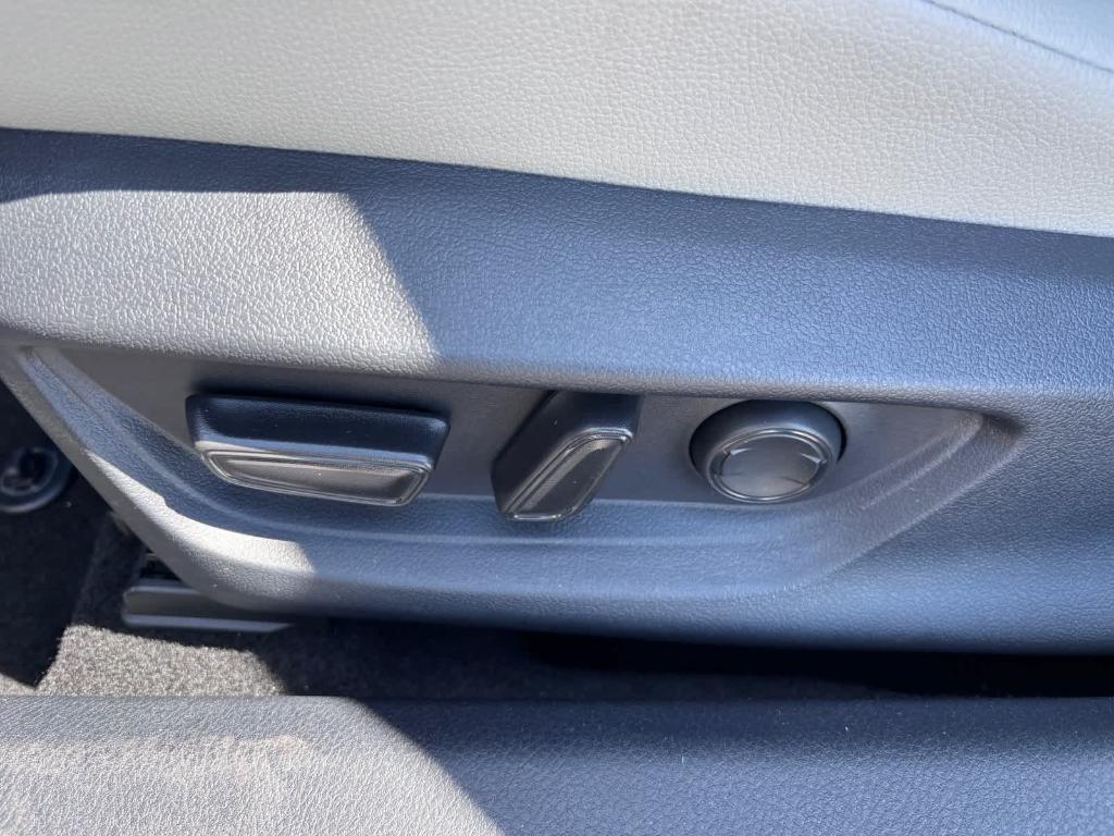 صورة مصغرة 16 لـ 2025 Toyota CAMRY XLE