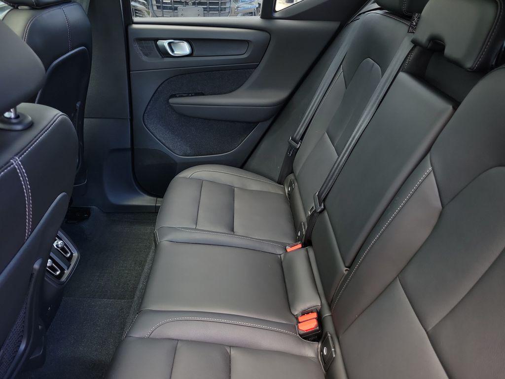 صورة مصغرة 26 لـ 2024 Volvo XC40 B5 ULTIMATE DARK THEME