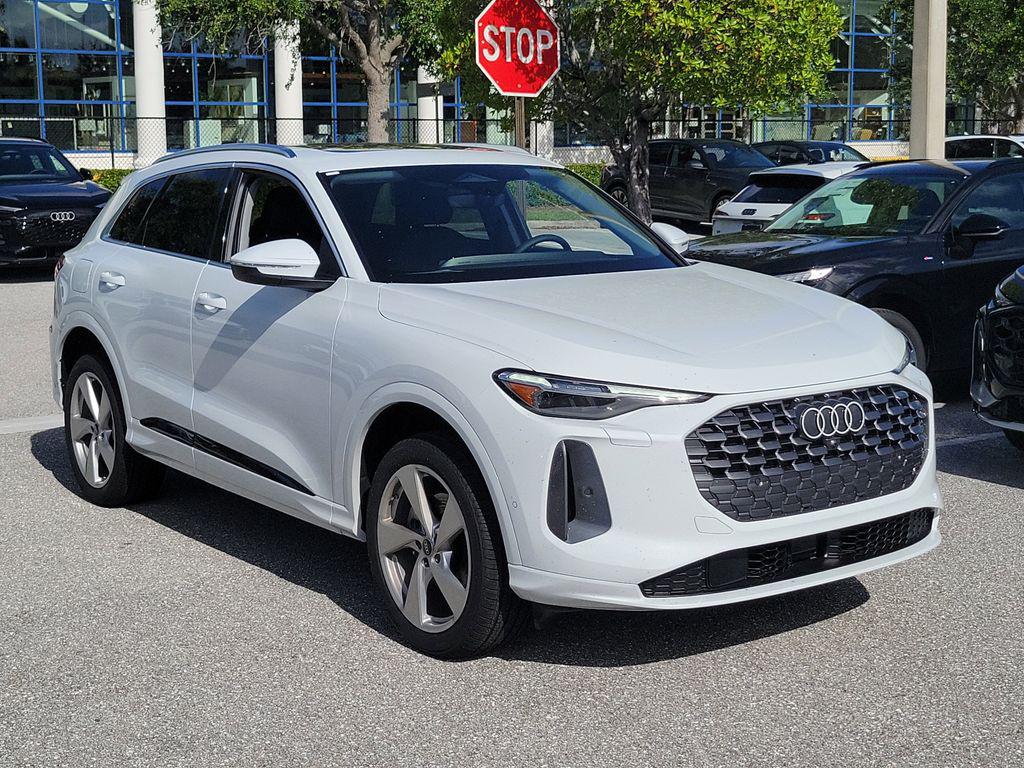 New 2025 Audi Q5 Premium Plus TFSI quattro S tronic