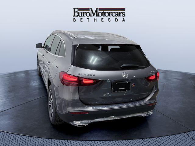 2026 Mercedes-BENZ GLA photo 2