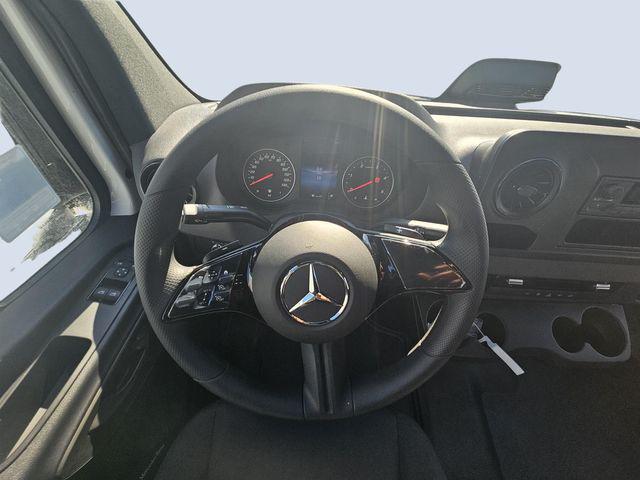 2026 Mercedes-BENZ SPRINTER 2500 — миниатюра 17