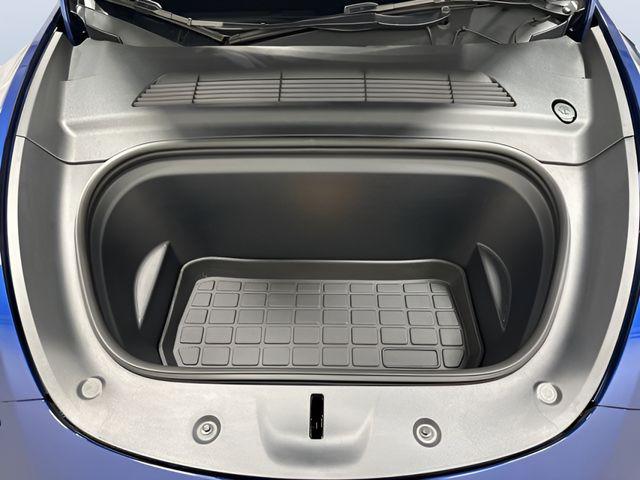 TESLA MODEL Y LONG RANGE - 10