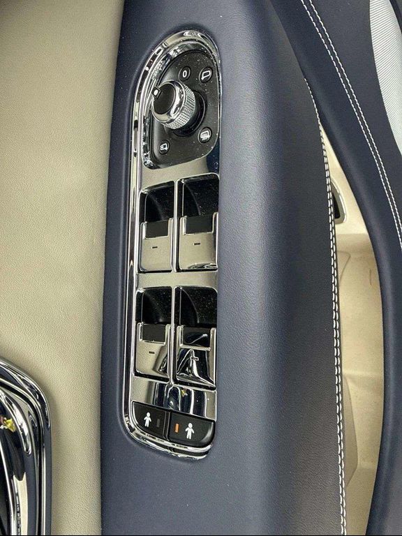2025 BENTLEY BENTAYGA V8 thumbnail 47