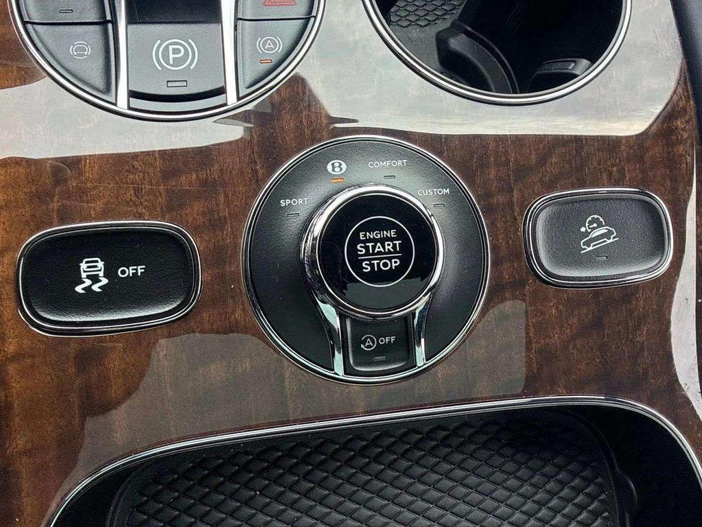 2025 BENTLEY BENTAYGA V8 thumbnail 53