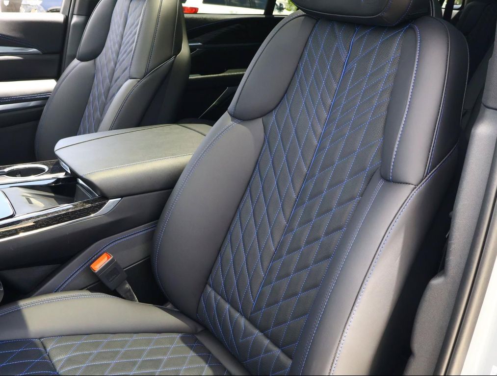 2026 Cadillac ESCALADE IQL LUXURY thumbnail 18