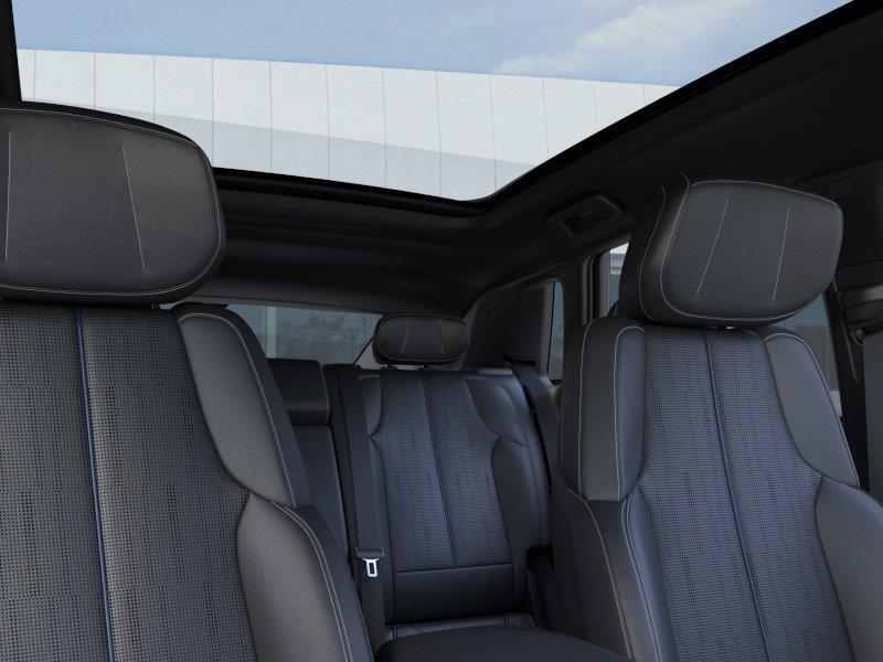 صورة مصغرة 24 لـ 2026 Cadillac LYRIQ LUXURY