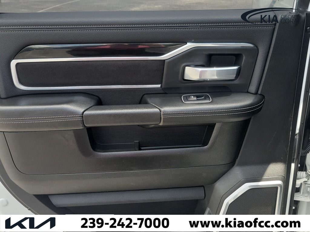 2020 RAM 3500 LARAMIE CREW CAB 4X4 8' BOX — миниатюра 14