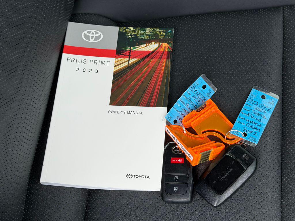 صورة 8 لـ 2023 Toyota PRIUS PRIME XSE