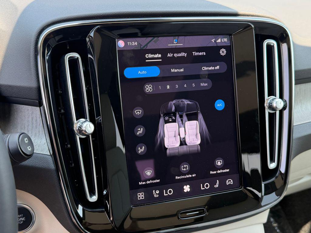 صورة مصغرة 33 لـ 2024 Volvo XC40 B5 PLUS BRIGHT THEME