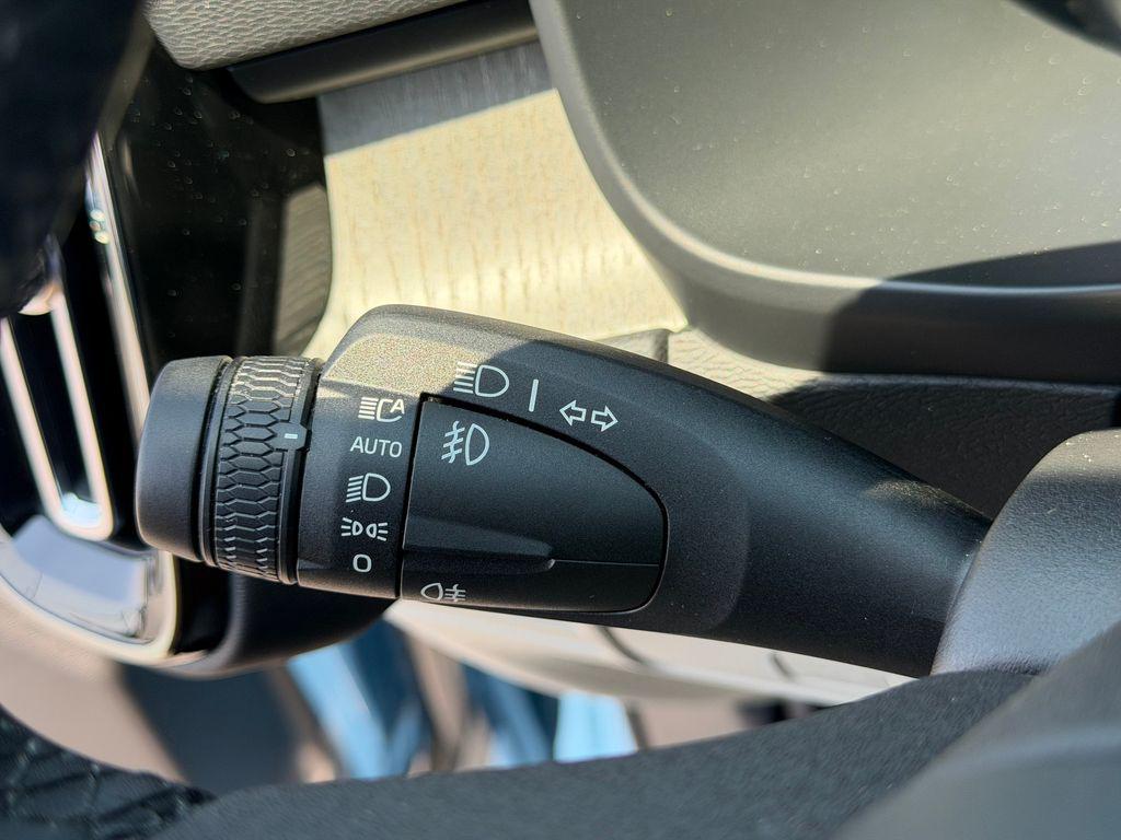 صورة مصغرة 39 لـ 2024 Volvo XC40 B5 PLUS BRIGHT THEME