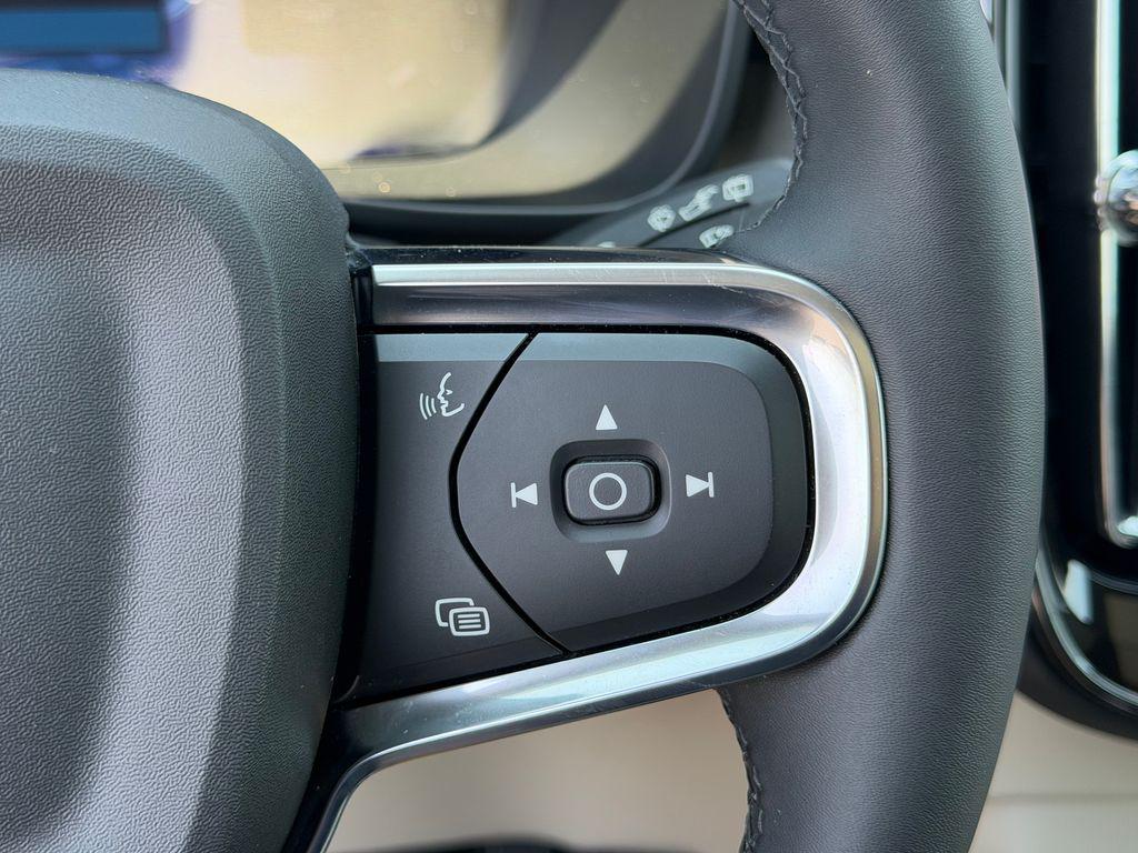 صورة مصغرة 27 لـ 2024 Volvo XC40 B5 PLUS BRIGHT THEME