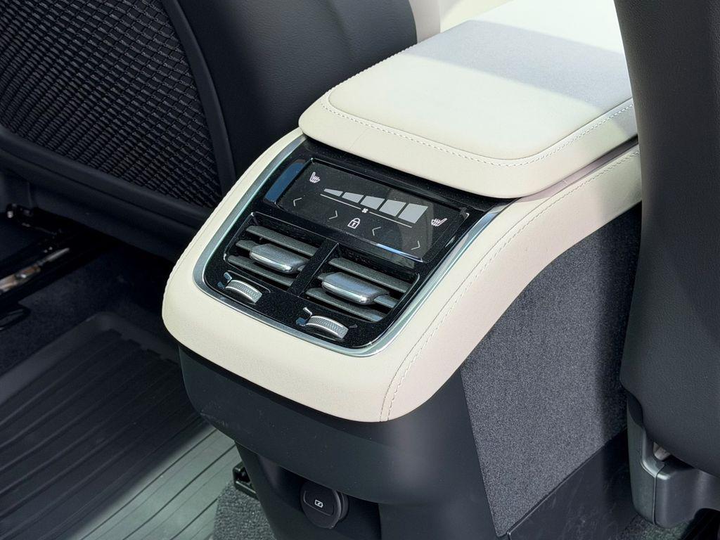 2026 Volvo XC90 B6 PLUS 7-SEATER — миниатюра 12