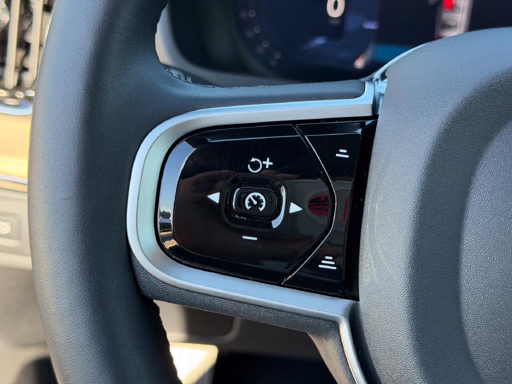 2026 Volvo XC90 B6 PLUS 7-SEATER — миниатюра 18