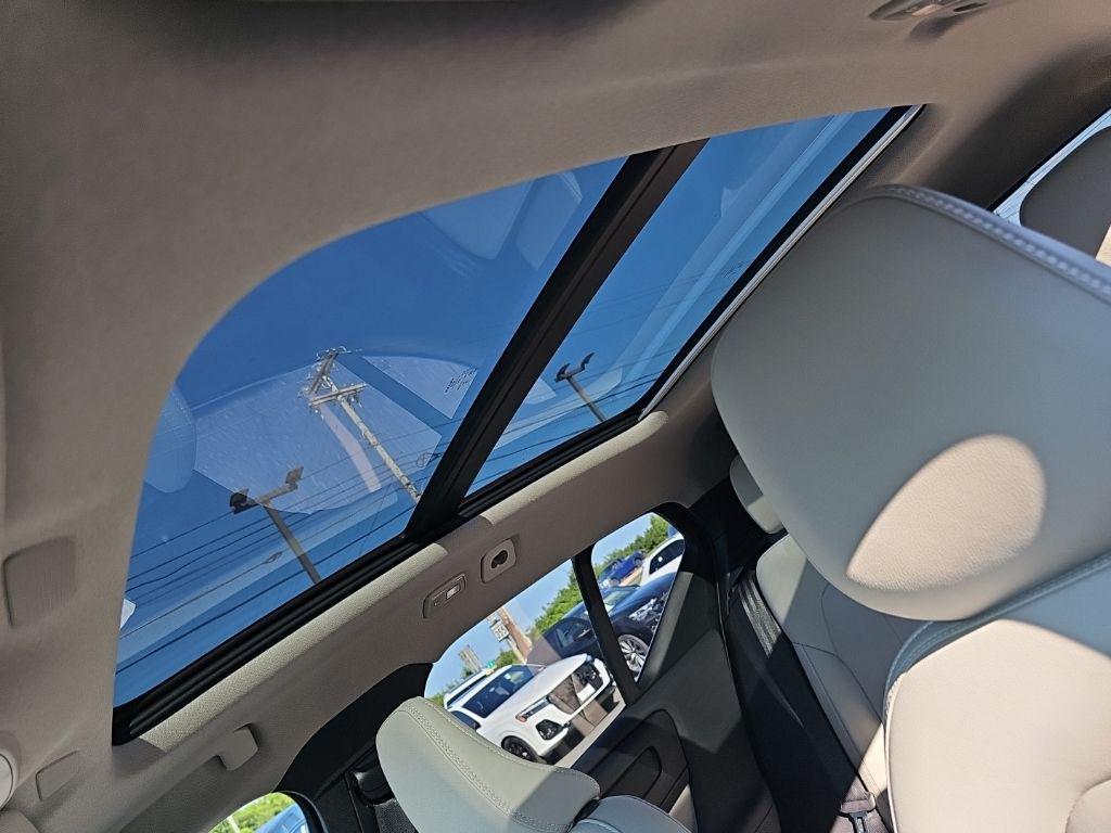 2024 Volvo XC40 ULTIMATE — миниатюра 11