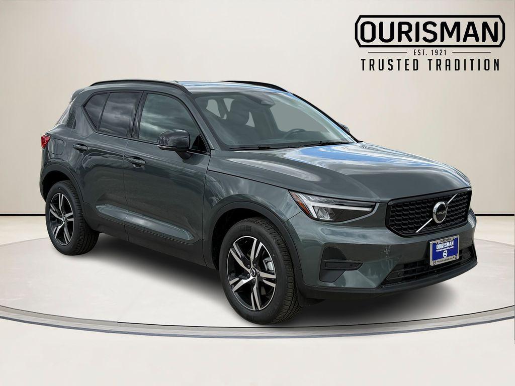 New 2026 Volvo XC40 B5 Core
